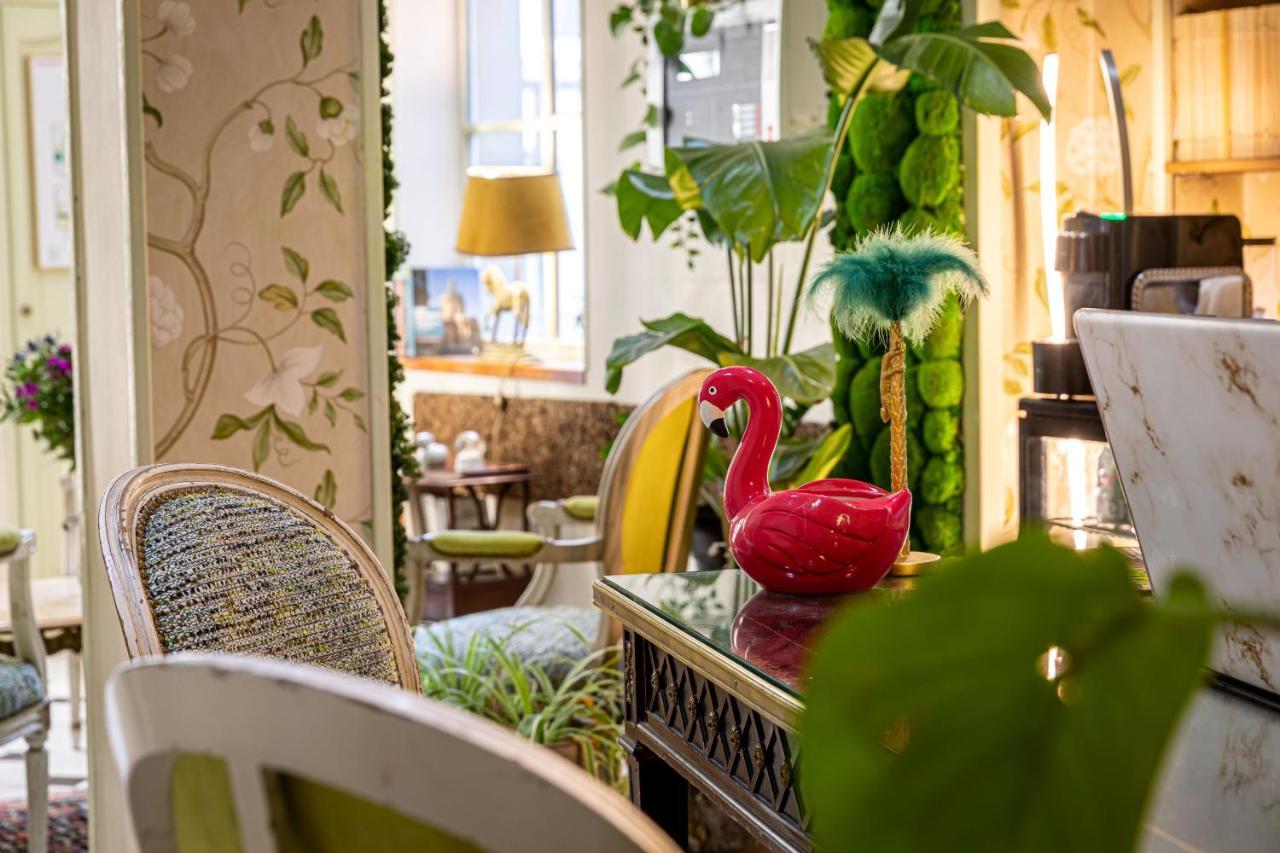 Hotel Romance Malesherbes By Patrick Hayat Paris Exteriör bild